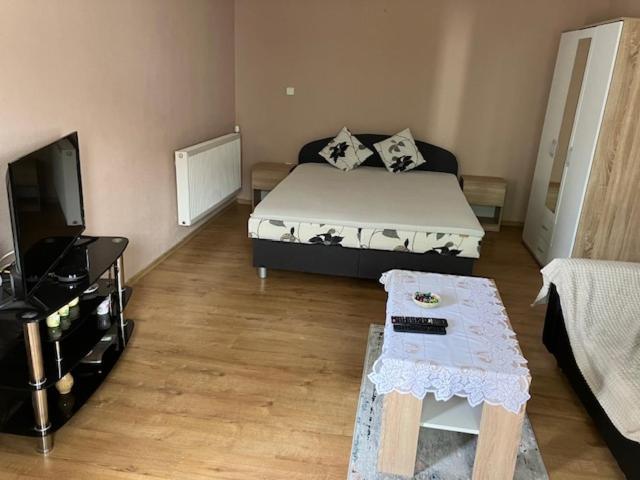 波切尼斯Apartmanovy Dom Slavia公寓 外观 照片